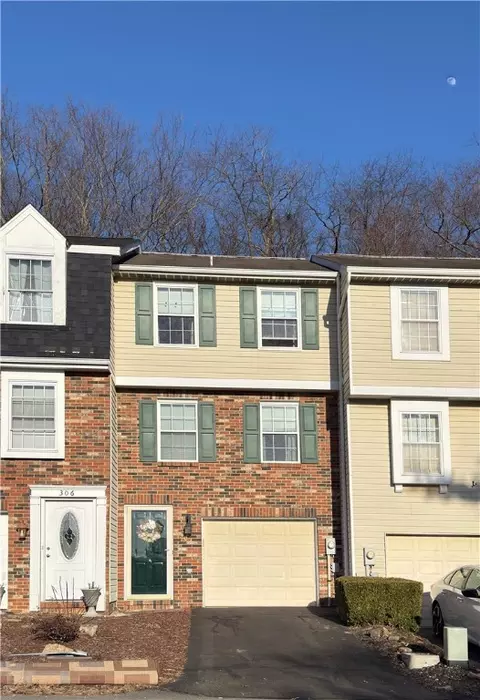 304 Lexington Dr, Aliquippa, PA 15001