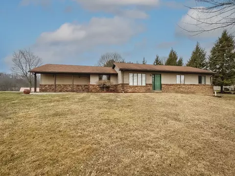 121 Windermere Dr, Valencia, PA 16059