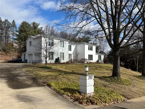 2102 Blairmont Dr, Pittsburgh, PA 15241