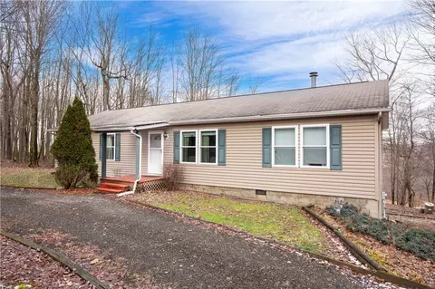 105 Rustic Woods Rd, Parker, PA 16049