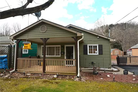 2839 N Meadow St, Natrona Heights, PA 15065