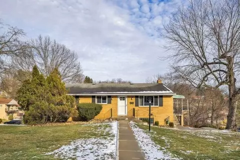 4853 Elmwood Dr, Pittsburgh, PA 15227