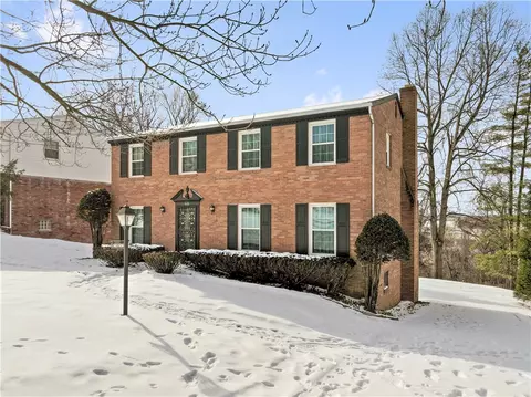 43 Jaycee Dr, Pittsburgh, PA 15243