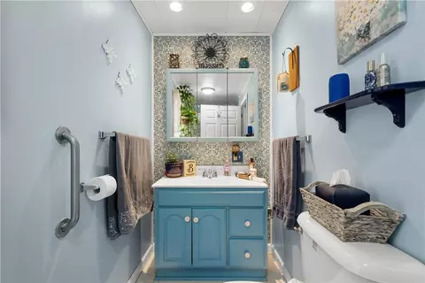29 Maple St, Eighty Four, PA 15330 photo 18