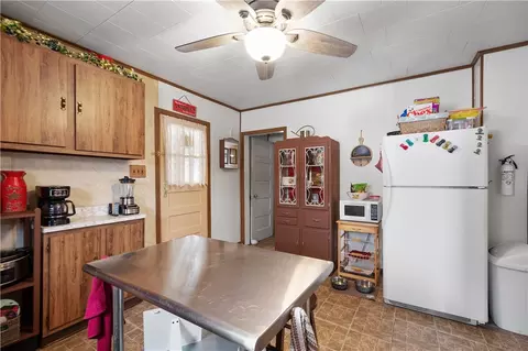 29 Maple St, Eighty Four, PA 15330 photo 22