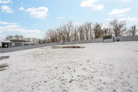 29 Maple St, Eighty Four, PA 15330 photo 28
