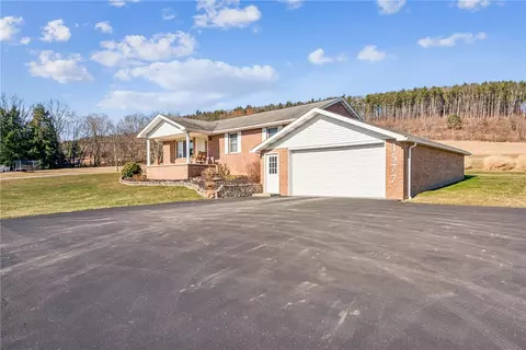 1577 Indian Creek Valley Rd, Melcroft, PA 15462