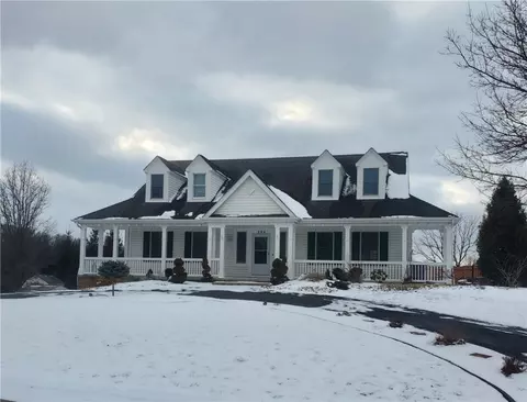 204 Buckeye Ct, Eighty Four, PA 15330