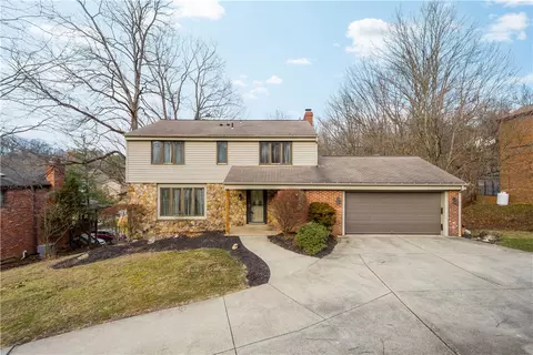 222 Clubview Dr, Canonsburg, PA 15317