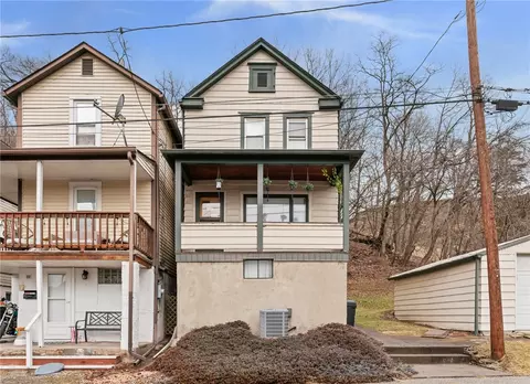 32 Spencer St, Natrona Heights, PA 15065