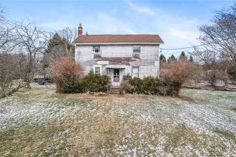 1869 Millbrook Rd, Grove City, PA 16127