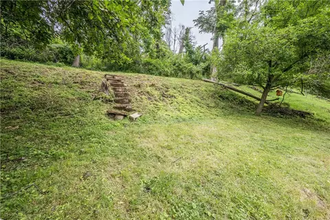 Exterior - 4609 E Willock Rd, Pittsburgh, PA 15227 photo 7 of 7