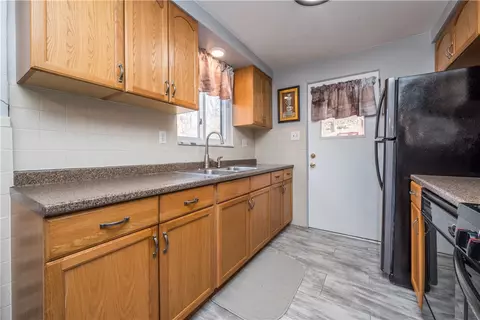 Kitchen - 4609 E Willock Rd, Pittsburgh, PA 15227 photo 1 of 4