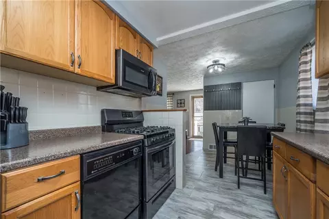 Kitchen - 4609 E Willock Rd, Pittsburgh, PA 15227 photo 2 of 4