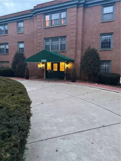 5825 5th Ave #319, Pittsburgh, PA 15232