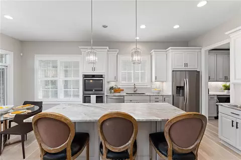 Kitchen - 629 Chilliwack Ln, Mars, PA 16046 photo 2 of 4