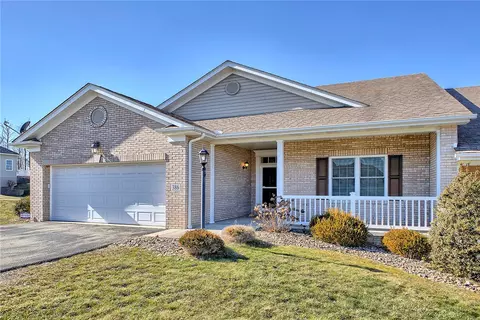 386 S Shenandoah Dr, Latrobe, PA 15650