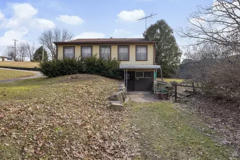 605 S Clearfield Rd, Cabot, PA 16023