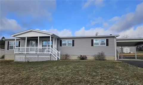 211 Nazarene Ln, Butler, PA 16001