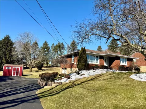 115 Central Dr, Butler, PA 16001