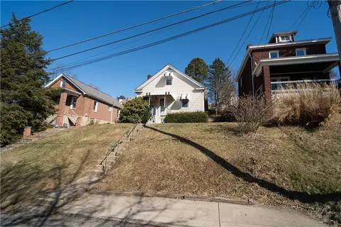 424 Brinwood Ave, Pittsburgh, PA 15227