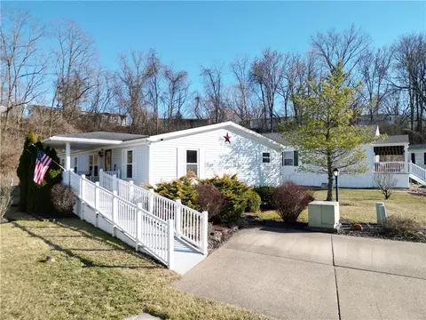 126 Eagle Pointe Ests, New Eagle, PA 15067 photo 31