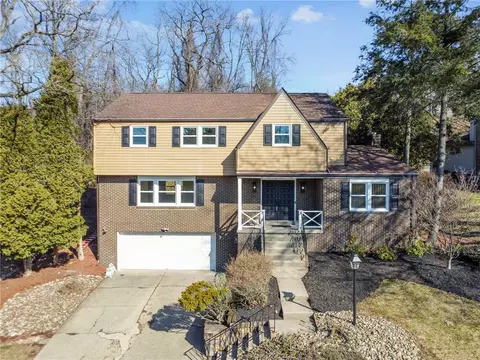 3811 Henley Dr, Pittsburgh, PA 15235
