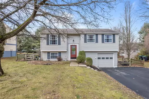 812 Wood Hollow Dr, Cranberry Township, PA 16066