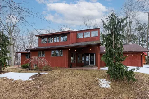 302 Stadium Dr, Somerset, PA 15501