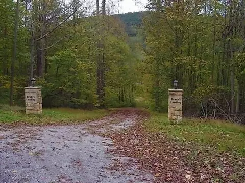 lot Apt 7 Bradys Lndg, Karns City, PA 16041