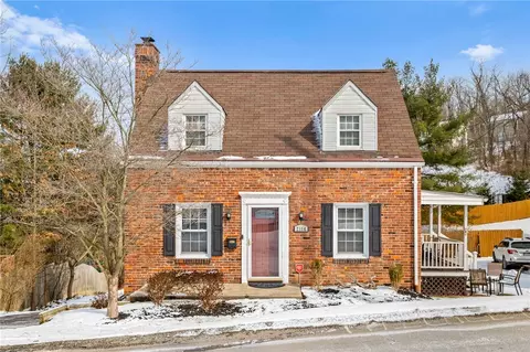 2114 Hillcrest St, Bethel Park, PA 15102