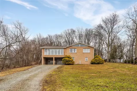 324 Turnpike Rd, Mount Pleasant, PA 15666