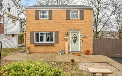 2226 Yale Dr, Pittsburgh, PA 15210