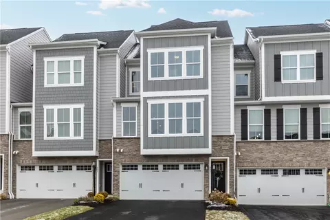 405 Spruce Ln, Canonsburg, PA 15317