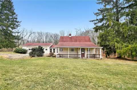 305 Hemlock Rd, Trafford, PA 15085