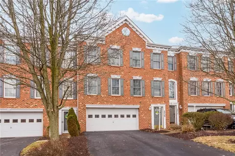 2035 Trillium Ct, Canonsburg, PA 15317