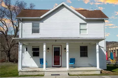7 Sherman St, Ohiopyle, PA 15470