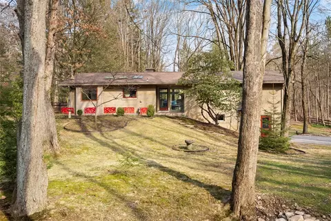 209 Washington Rd, Bradford Woods, PA 15015