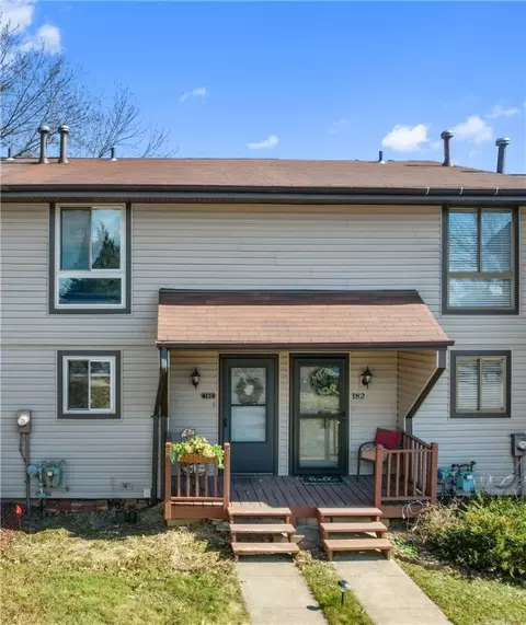 180 Cranbrooke Dr, Coraopolis, PA 15108