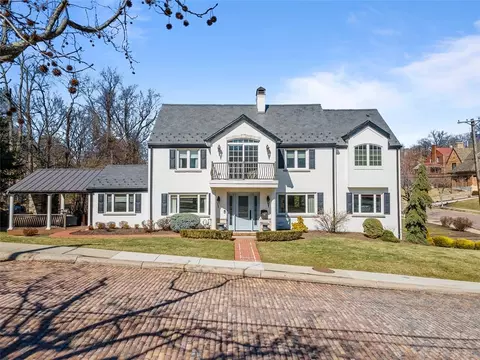86 Park Entrance Dr, Pittsburgh, PA 15228
