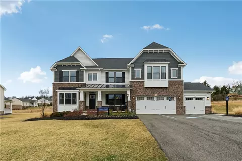 1002 Black Sands Dr, Jeannette, PA 15644