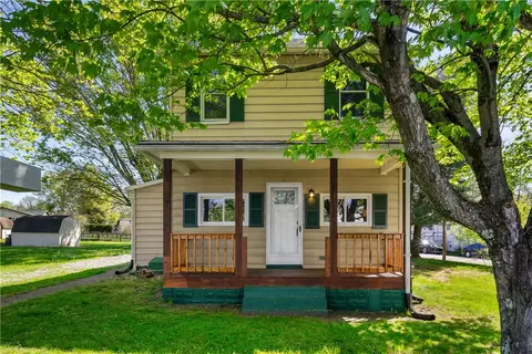 1402 Latrobederry Rd, Loyalhanna, PA 15661