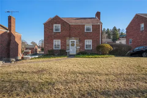 5313 Fieldcrest Dr, Pittsburgh, PA 15236
