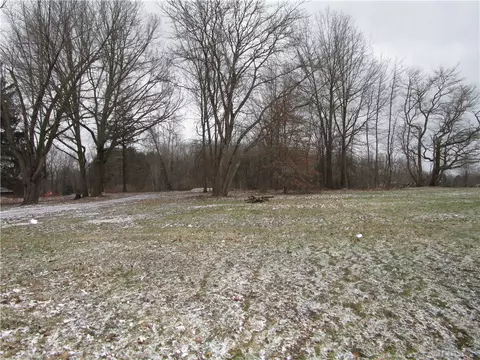 5780 Virginia Rd, Hermitage, PA 16148