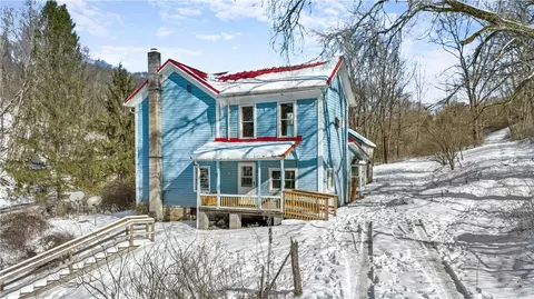 1335 Bristoria Rd, Holbrook, PA 15341