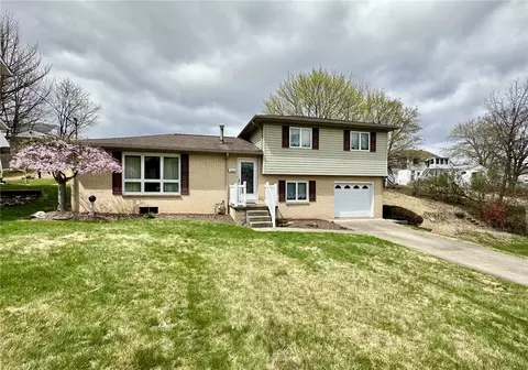 1012 Wallace St, Vandergrift, PA 15690