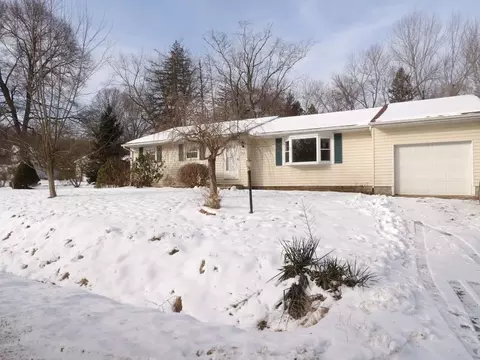 709 New Bedford Rd, West Middlesex, PA 16159