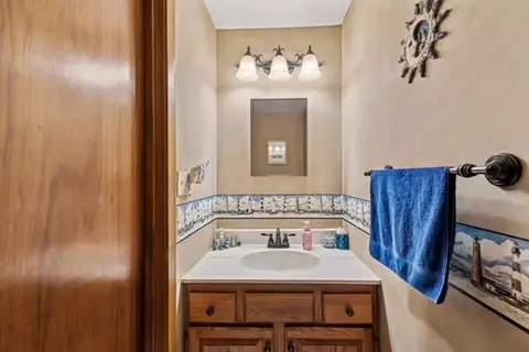 Bath - 163 George Dr, Export, PA 15632 photo 1 of 1