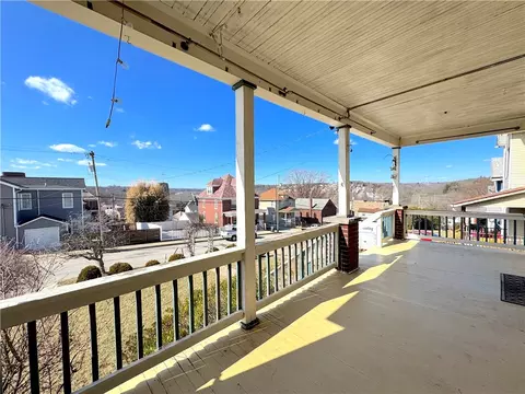 309 Walnut St, Irwin, PA 15642 photo 4