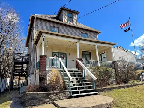 309 Walnut St, Irwin, PA 15642 photo 3